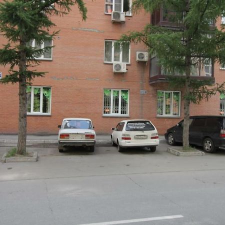 Dachny Hostel На Метро "Заельцовская" Novosibirsk Exterior foto